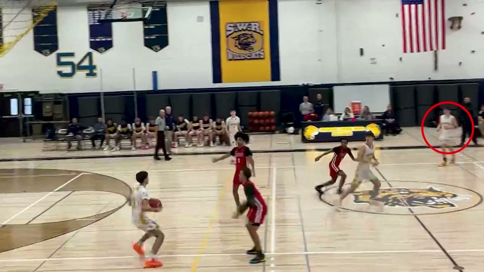 Basketball play with the original athlete highlight circle